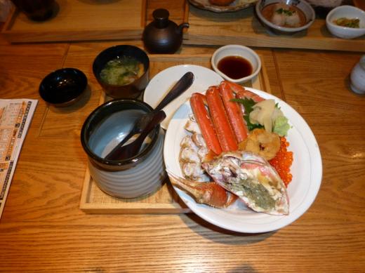 カニ・うに・イクラ丼